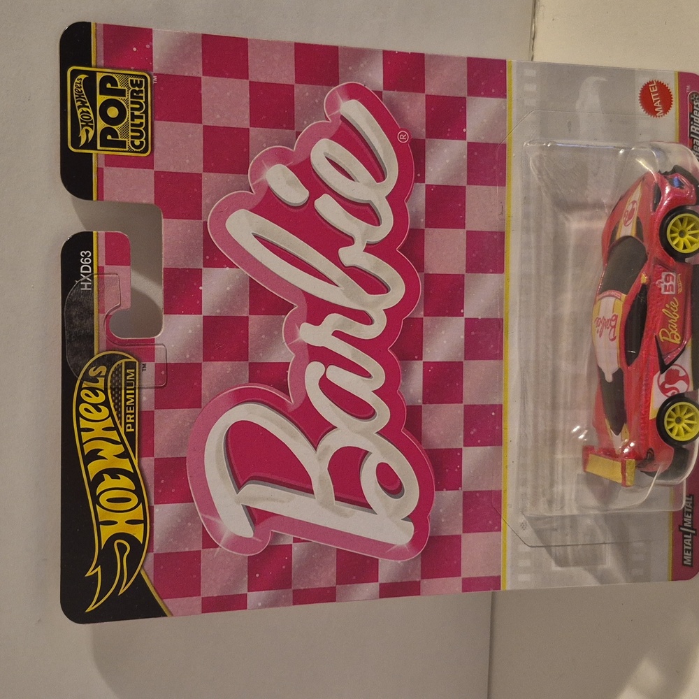 b21 hot wheels corvette C8R Barbie